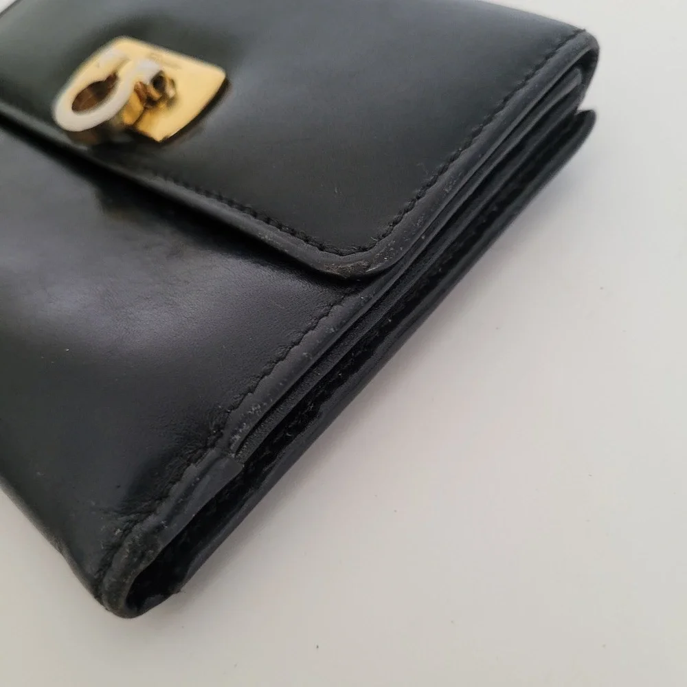 Salvatore Ferragamo Black Leather Gancini Bifold Wallet Vintage 224059 Italy